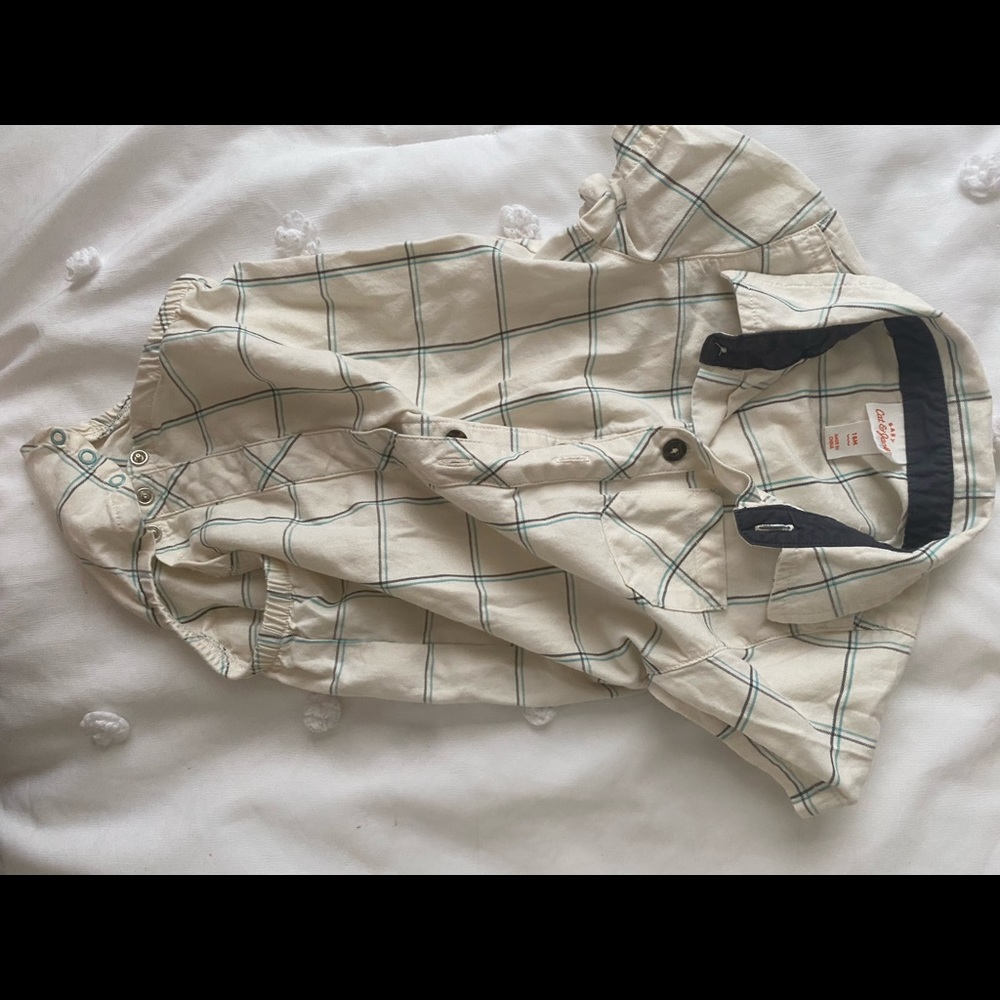 Cat and Jack short sleeve button down size 18 months.